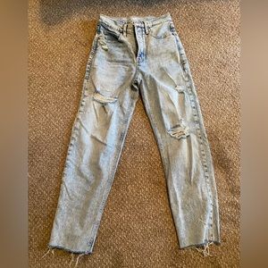 ‼️✨Closet Clear-Out!! Everything Discounted!!✨‼️ Old Navy Sky-Hi Straight Jeans